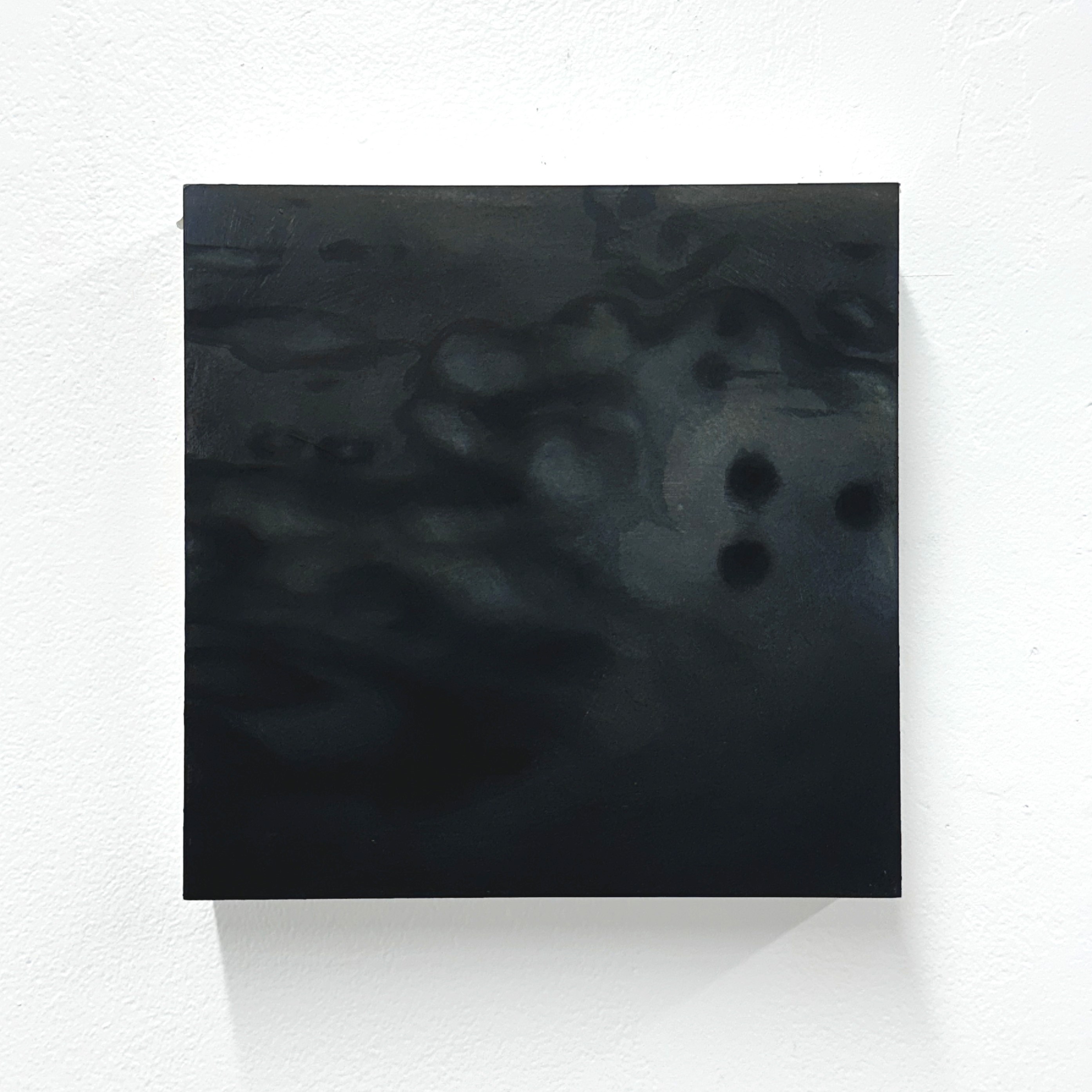The Paradox of the Absent Presence: Emerging Traces in the Liminality